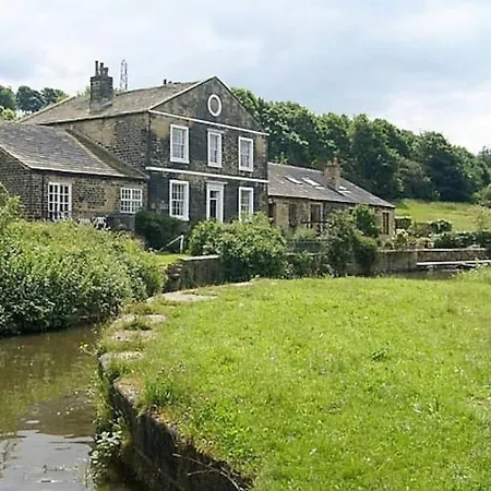 Apartment -f10gh- For Relaxed And Cosy Stay, Free Parking, Wifi Leeds (West Yorkshire)