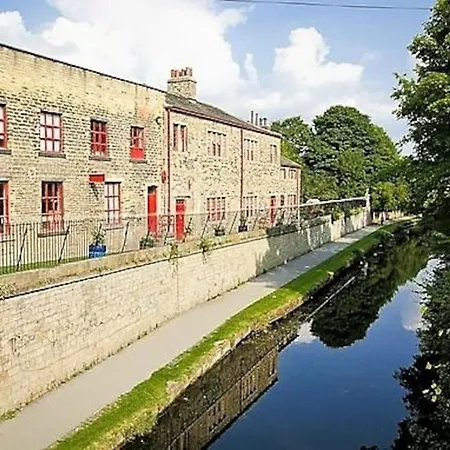 -f10gh- For Relaxed And Cosy Stay, Free Parking, Wifi * Leeds (West Yorkshire)