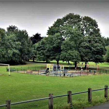 -f10gh- For Relaxed And Cosy Stay, Free Parking, Wifi 利兹