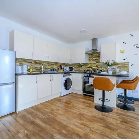 -f10gh- For Relaxed And Cosy Stay, Free Parking, Wifi 公寓 利兹